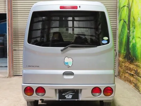 Mitsubishi Minicab Van