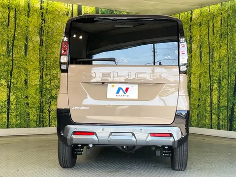 Mitsubishi Delica Mini