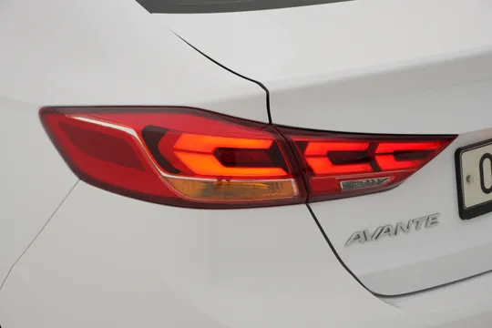 Hyundai Elantra (Avante)