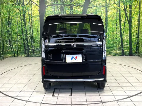 Honda N-BOX Custom
