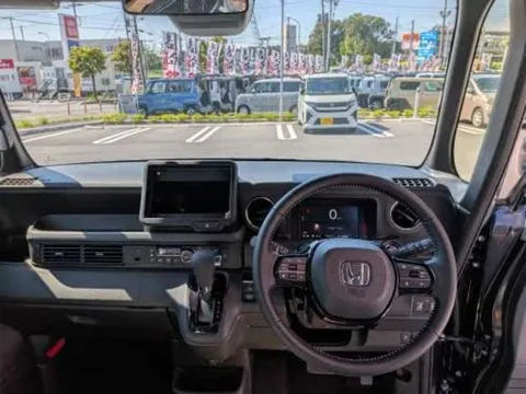 Honda N-BOX Custom