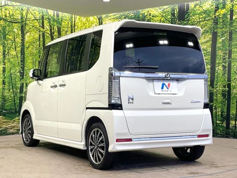 Honda N-BOX Custom
