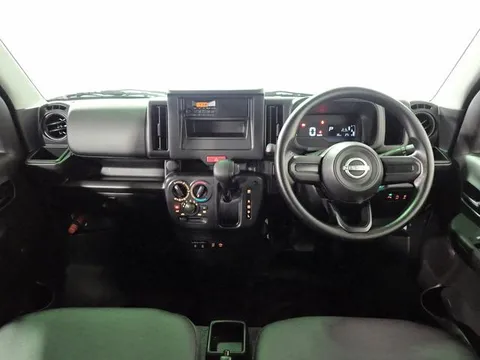 Nissan Clipper Van
