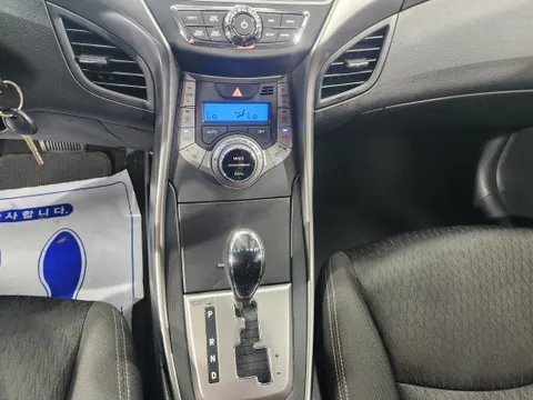 Hyundai Elantra (Avante)