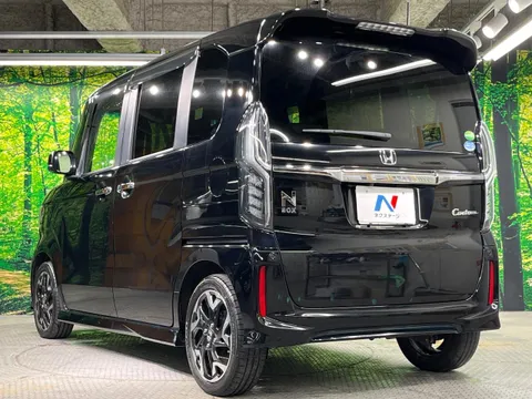 Honda N-BOX Custom