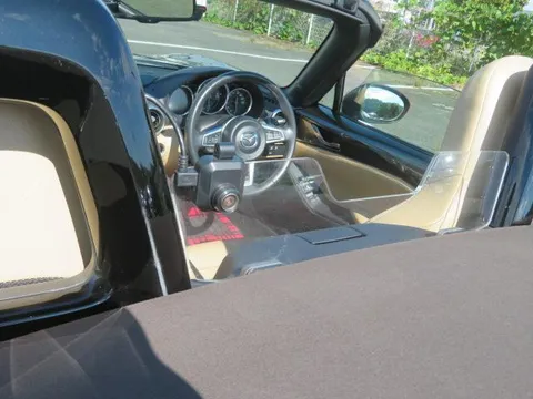 Mazda MX-5 (Roadster)