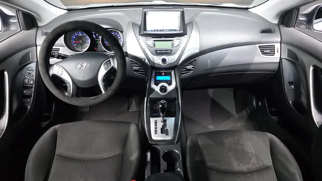 Hyundai Elantra (Avante)