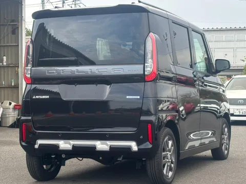 Mitsubishi Delica Mini