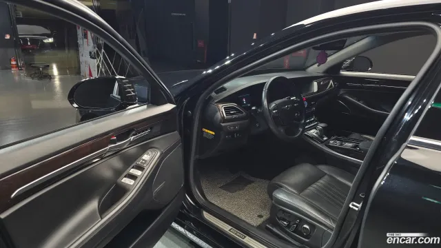Genesis G90 (EQ900)