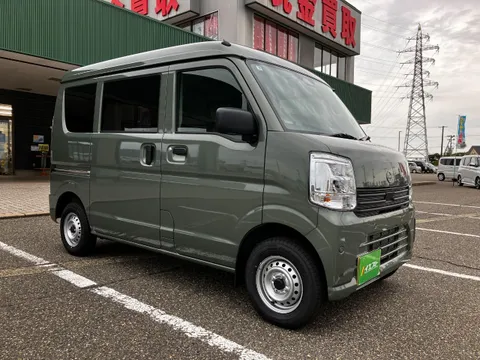 Nissan Clipper Van
