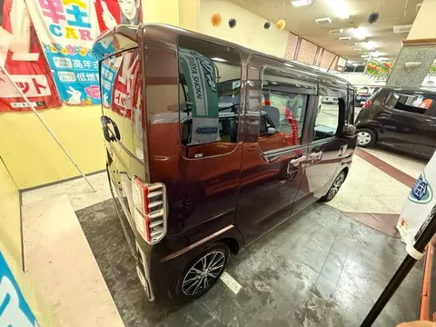 Toyota Pixis Mega