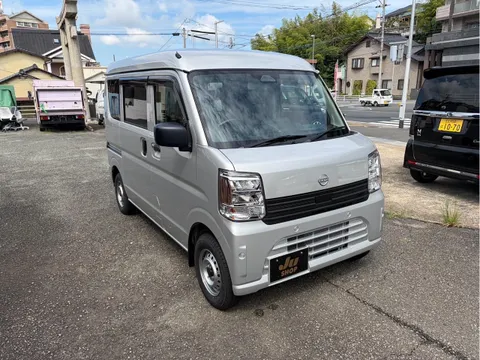 Nissan Clipper Van