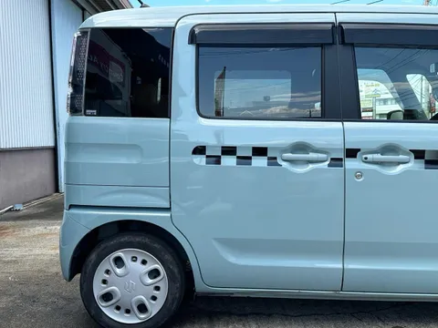 Suzuki Spacia