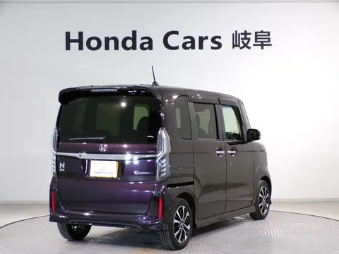 Honda N-BOX Custom