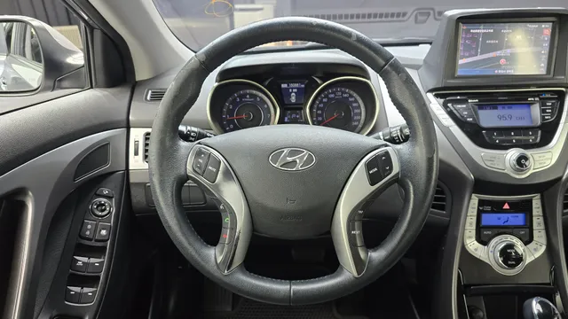 Hyundai Elantra (Avante)