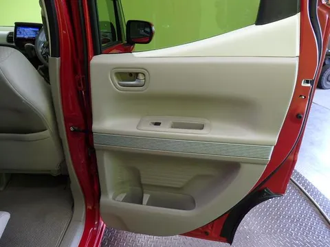 Honda N-BOX Slash