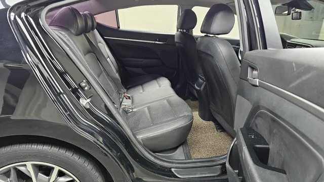 Hyundai Elantra (Avante)