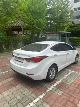 Hyundai Elantra (Avante)