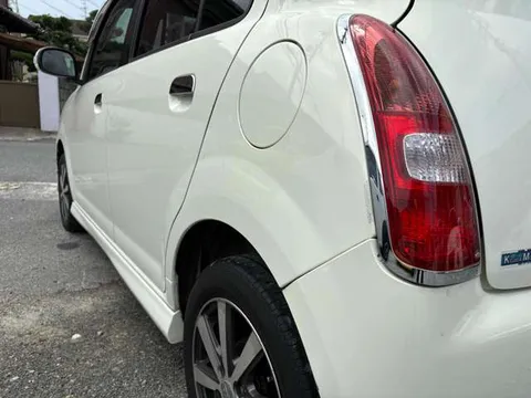 Daihatsu Mira Gino