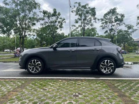 Lynk & Co 02