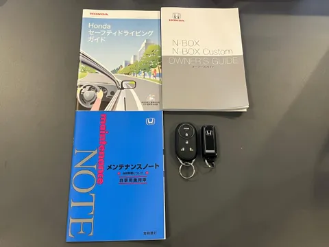 Honda N-BOX Custom