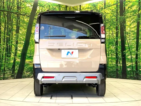 Mitsubishi Delica Mini