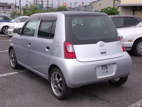 Daihatsu Esse
