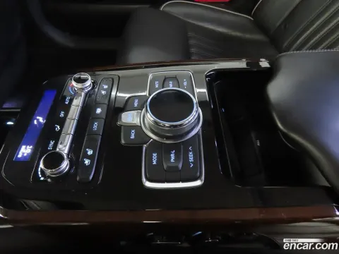 Genesis G90 (EQ900)