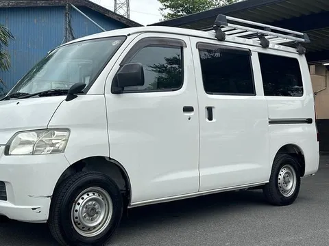 Toyota TownAce Van