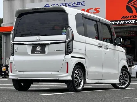 Honda N-BOX Custom