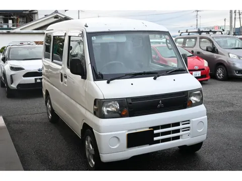 Mitsubishi Minicab Van