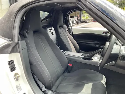 Mazda MX-5 (Roadster)
