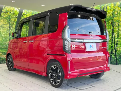 Honda N-BOX Custom