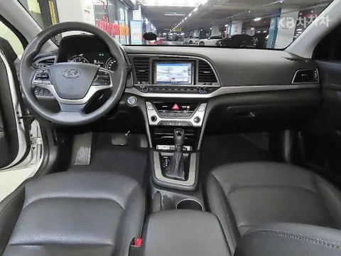 Hyundai Elantra (Avante)