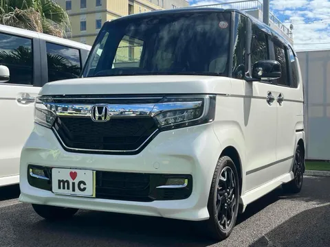 Honda N-BOX Custom
