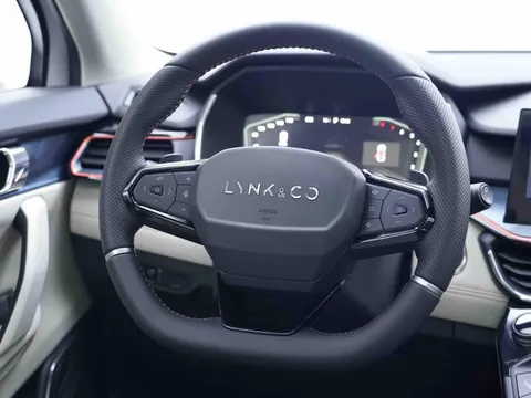 Lynk & Co Lynk & Co 06