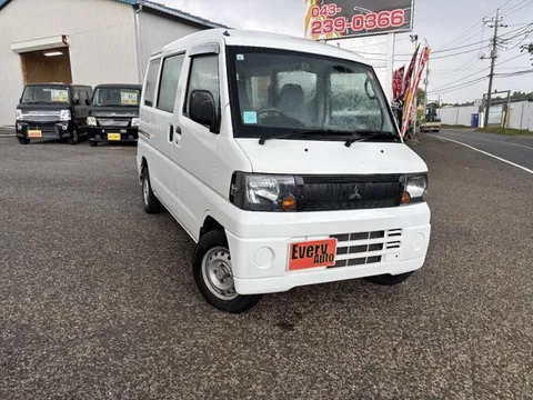Mitsubishi Minicab Van
