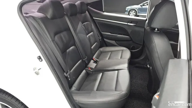 Hyundai Elantra (Avante)