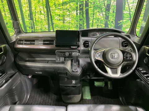 Honda N-BOX Custom