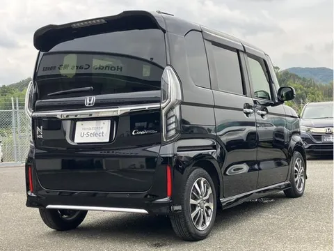Honda N-BOX Custom