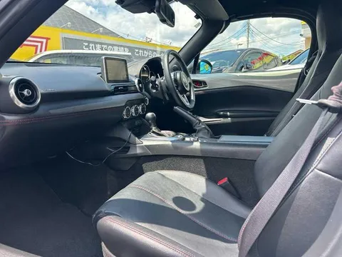 Mazda MX-5 (Roadster)