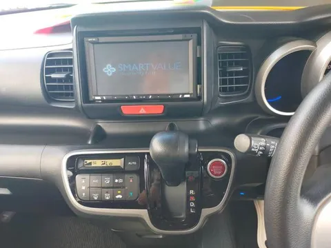 Honda N-BOX Plus Custom