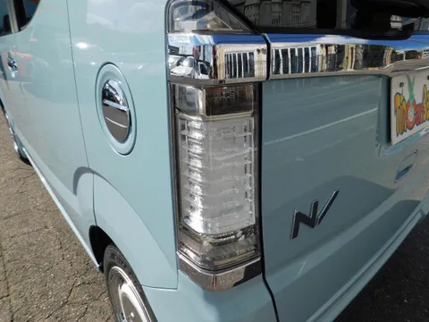 Honda N-BOX Slash