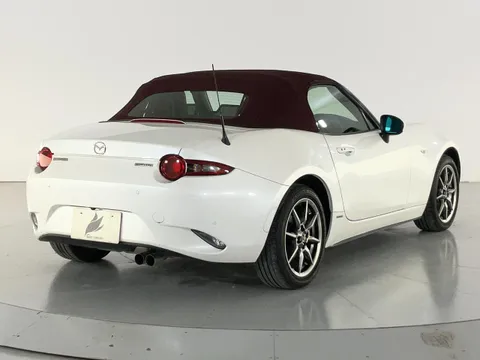 Mazda MX-5 (Roadster)