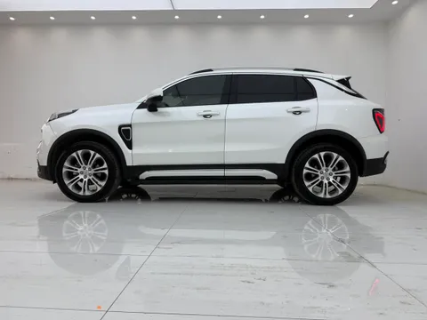 Lynk & Co 01