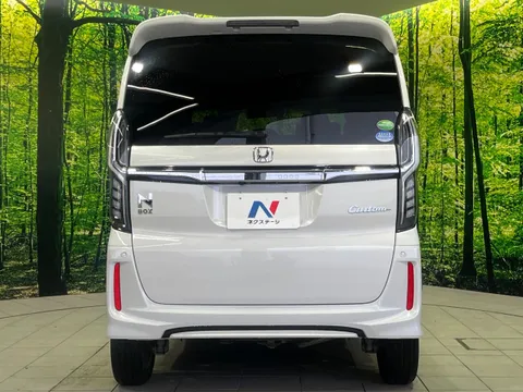 Honda N-BOX Custom