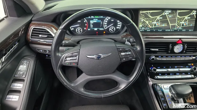 Genesis G90 (EQ900)