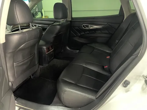 Infiniti Q70