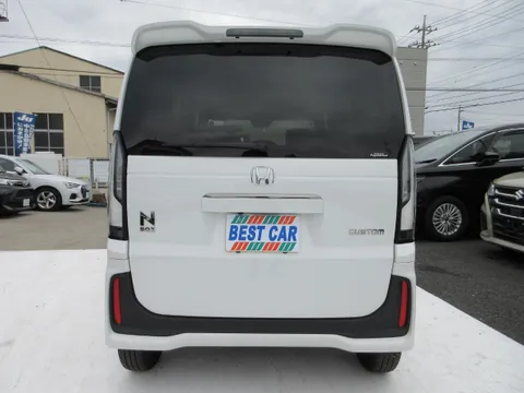 Honda N-BOX Custom