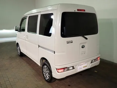 Toyota Pixis Van